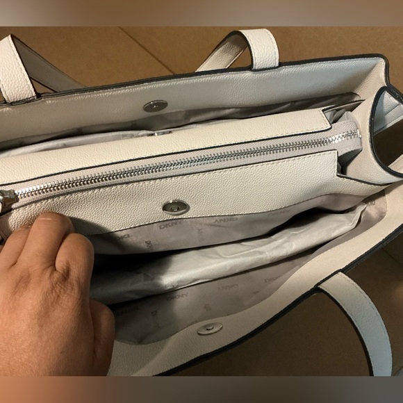 DKNY Cream Tote with Silver Accents new - Picture 9 of 11